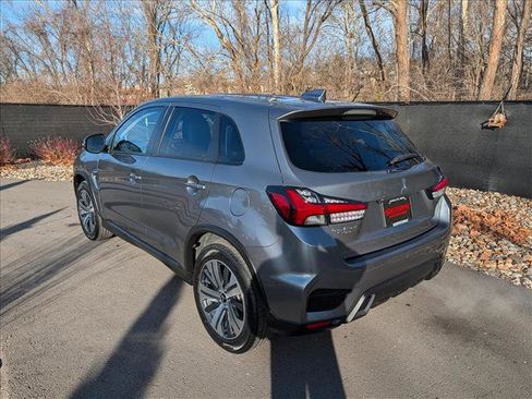 Used 2024 Mitsubishi Outlander Sport SE image 3