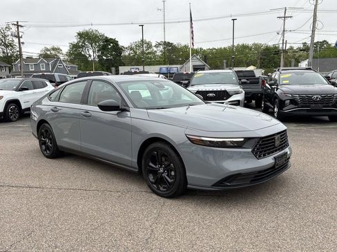 Used 2025 Honda Accord SE image 3