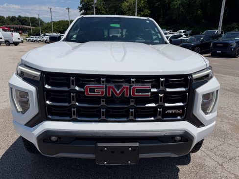 Used 2023 GMC Canyon AT4 w/ AT4 Premium Package AWD/4WD image 2