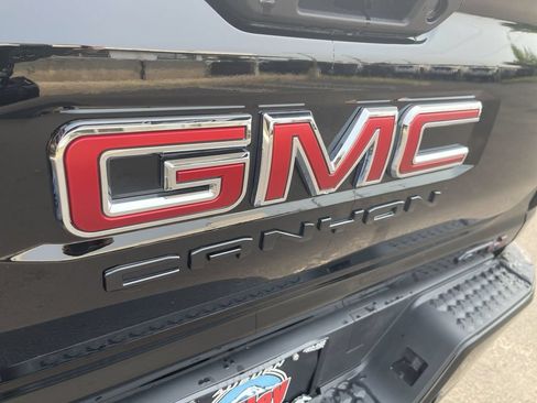 Certified 2025 GMC Canyon AT4 w/ Nightfall Edition AWD/4WD image 33