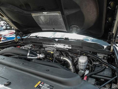 Used 2019 GMC Sierra 2500 SLT w/ Duramax Plus Package AWD/4WD image 44