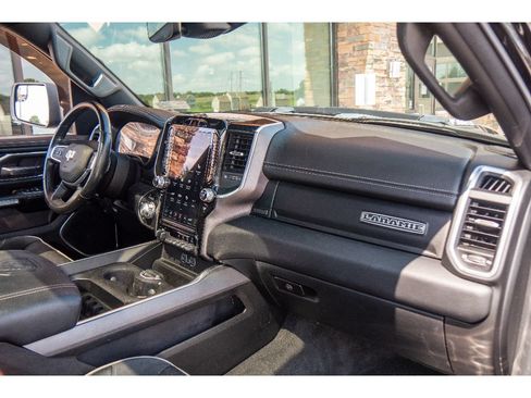 Used 2021 RAM 1500 Laramie w/ Sport Appearance Package AWD/4WD image 15