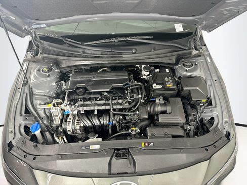 Used 2025 Hyundai Elantra Limited FWD image 34