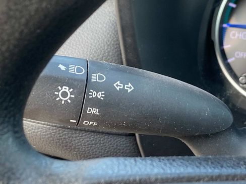Used 2021 Toyota RAV4 LE AWD/4WD image 21