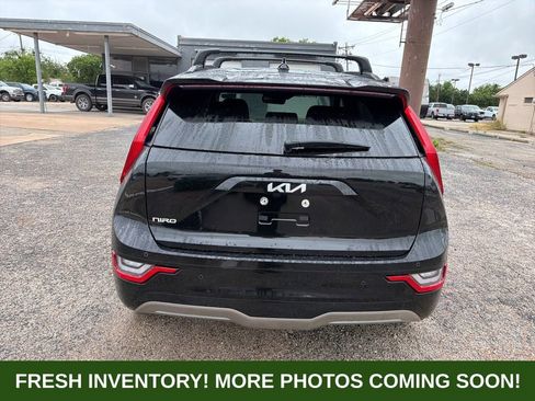 Used 2023 Kia Niro Wave w/ Wave Preserve Package FWD image 5