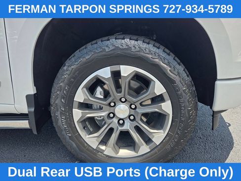 Certified 2024 Chevrolet Silverado 1500 High Country w/ Technology Package AWD/4WD image 15