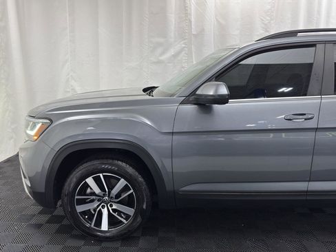 Used 2023 Volkswagen Atlas SE image 4