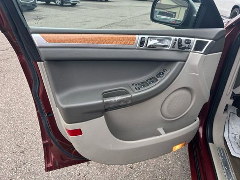 Used 2007 Chrysler Pacifica Limited image 17