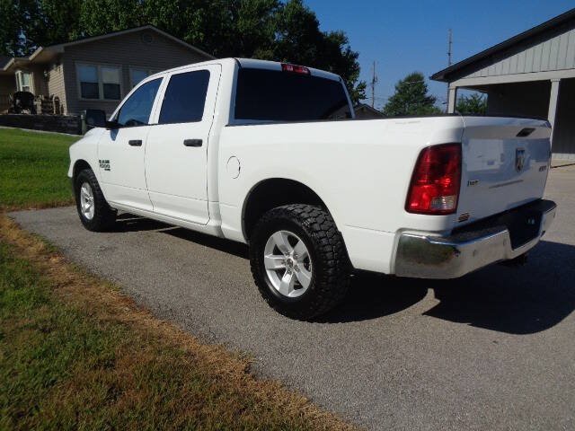Used 2022 RAM 1500 Classic SLT w/ Electronics Group AWD/4WD image 3