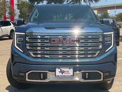 Used 2025 GMC Sierra 1500 Denali w/ Technology Package AWD/4WD image 2