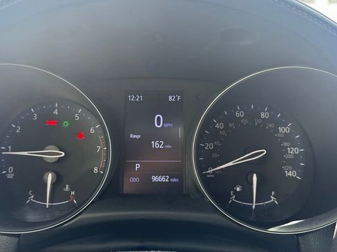 Used 2020 Toyota C-HR XLE FWD image 19