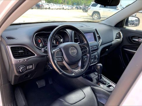 Used 2021 Jeep Cherokee Latitude Plus image 17