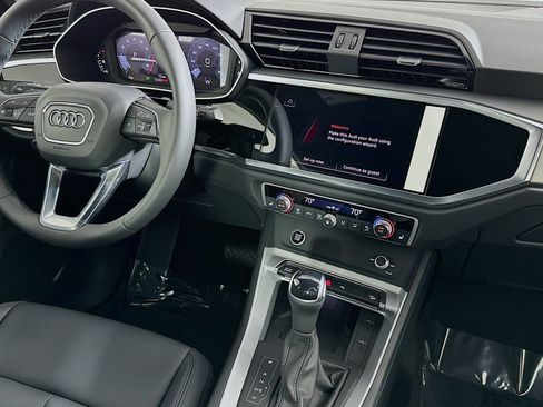 Used 2025 Audi Q3 2.0T Premium w/ Convenience Package image 6