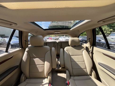 Used 2011 Mercedes-Benz R 350 4MATIC image 19