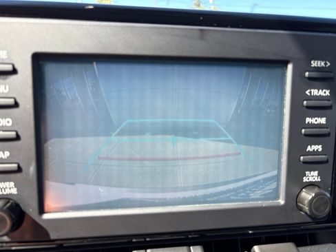 Used 2019 Toyota RAV4 LE w/ Carpet Mat Package AWD/4WD image 20