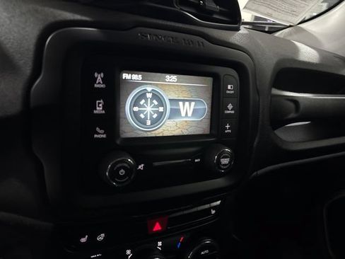 Used 2017 Jeep Renegade Trailhawk AWD/4WD image 27