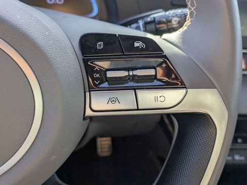 Certified 2025 Hyundai Elantra Sport FWD image 18