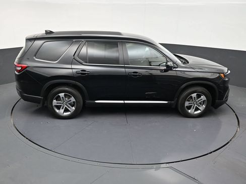Used 2025 Honda Pilot EX-L image 17