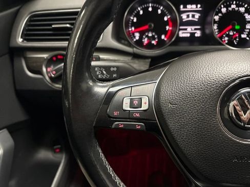 Used 2016 Volkswagen Passat 1.8T SEL Premium image 42