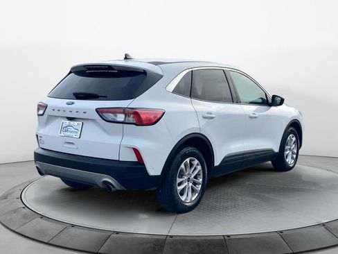 Used 2022 Ford Escape SE image 5