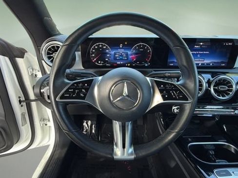 Used 2025 Mercedes-Benz CLA 250 image 12