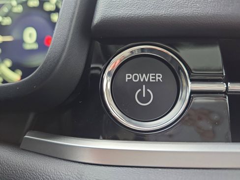 New 2025 Mitsubishi Outlander SE image 23