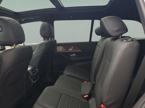 Certified 2025 Mercedes-Benz GLS 450 4MATIC image 12