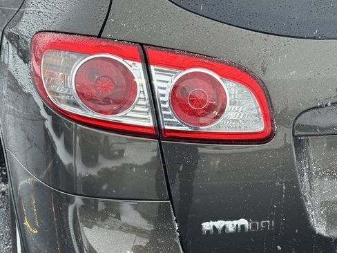 Used 2011 Hyundai Santa Fe GLS image 11