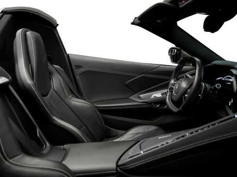 Used 2024 Chevrolet Corvette Stingray Convertible w/ 1LT RWD image 59
