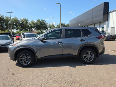 Used 2023 Nissan Rogue S FWD image 4