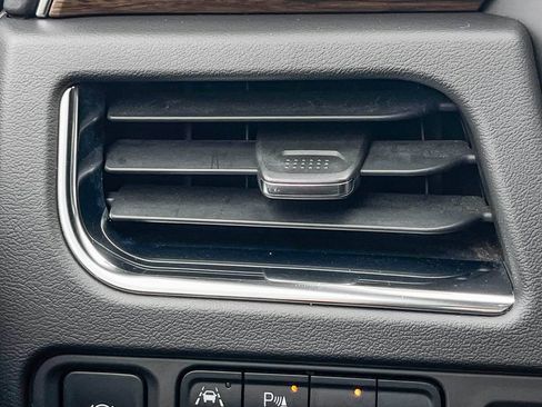 Used 2023 Chevrolet Suburban Premier image 49