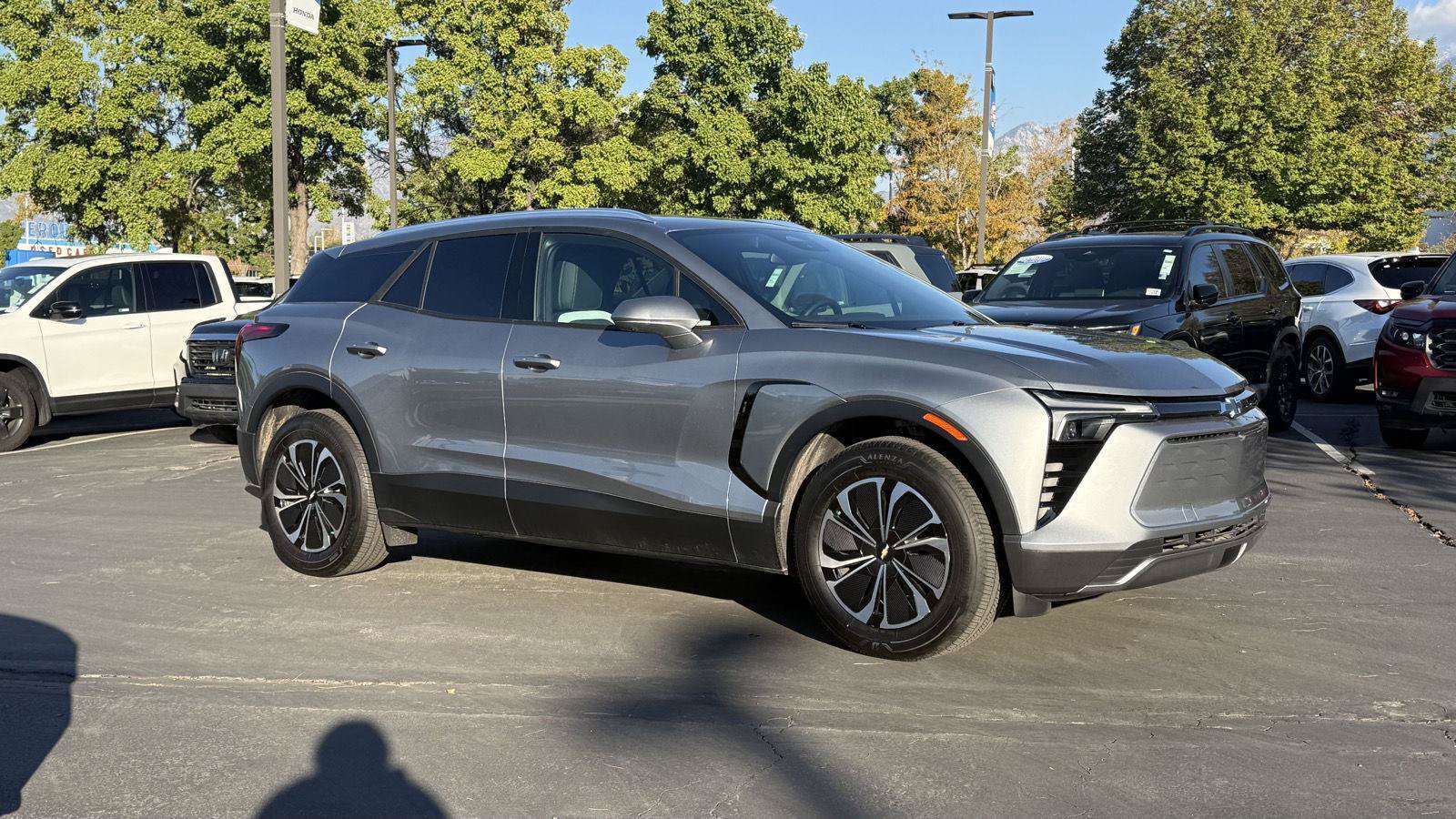Used 2025 Chevrolet Blazer EV LT AWD/4WD image 3