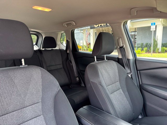 Used 2025 Nissan Rogue SV AWD/4WD image 12
