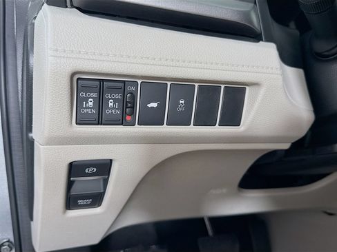 Certified 2026 Honda Odyssey EX-L image 10