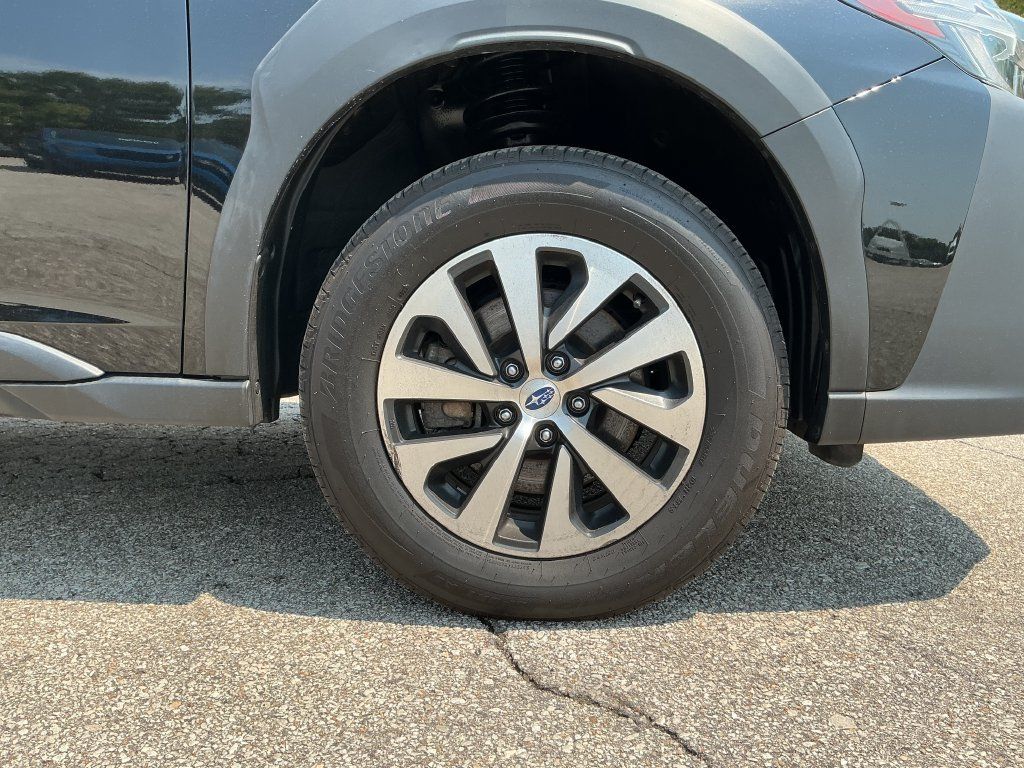 Used 2023 Subaru Outback Premium AWD/4WD image 12