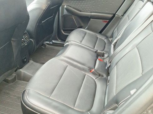 Used 2020 Ford Escape Titanium image 13