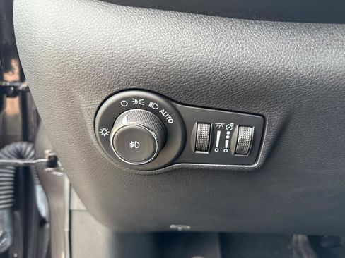 Used 2022 Jeep Compass Limited image 28