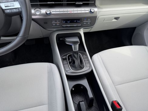 Used 2025 Hyundai Kona SEL image 41