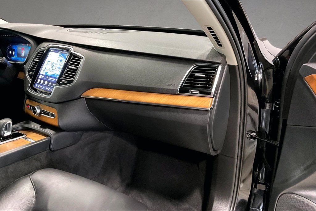 Certified 2024 Volvo XC90 B6 Plus AWD/4WD image 28