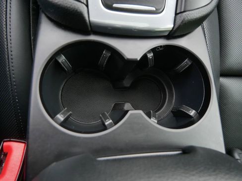 Used 2021 Porsche Macan image 25