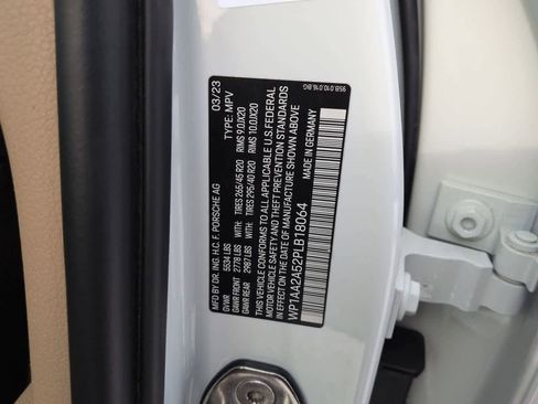 Used 2023 Porsche Macan Turbo image 38