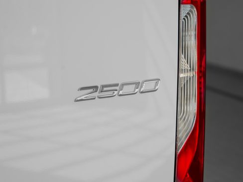 Used 2025 Mercedes-Benz Sprinter 2500 image 23