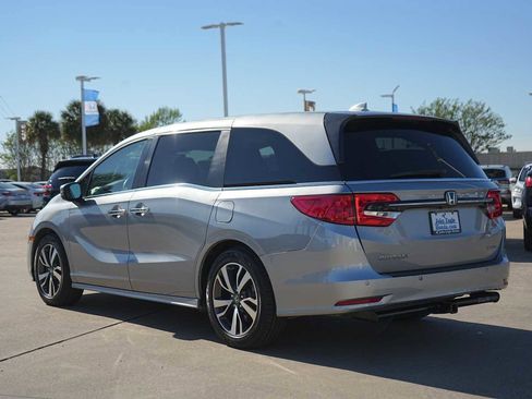 Used 2023 Honda Odyssey Touring image 4