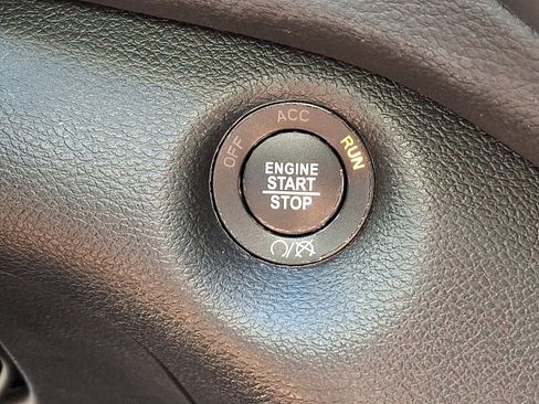 Certified 2023 Jeep Cherokee Altitude Lux image 27