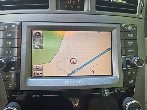 Used 2011 Toyota Avalon Limited image 4