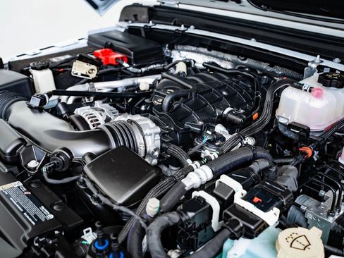 Used 2025 Jeep Wrangler Sport image 43