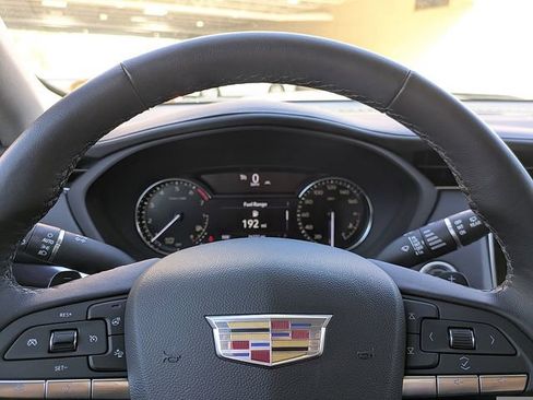 Certified 2023 Cadillac XT4 Luxury w/ Cold Weather Package image 33