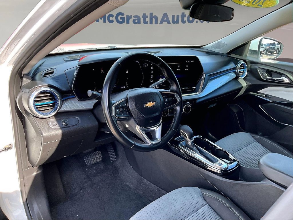 Used 2025 Chevrolet Trax LT w/ Driver Confidence Package FWD image 20