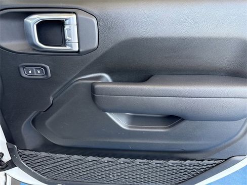 Used 2024 Jeep Wrangler Unlimited Rubicon image 33