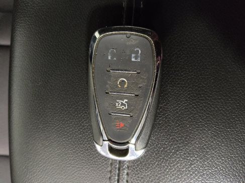 Used 2021 Chevrolet Malibu LT FWD image 32